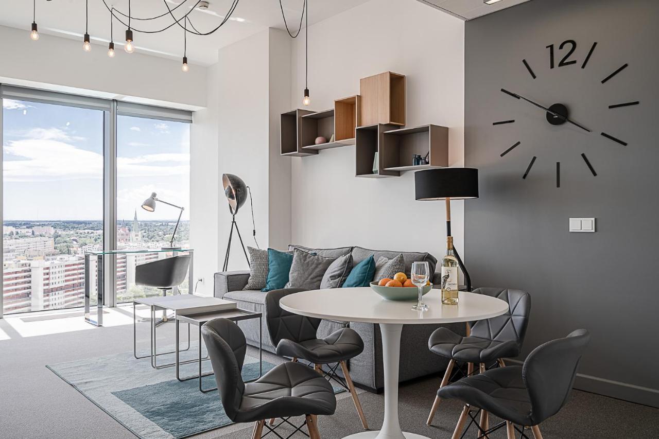 Rentplanet - Apartament Sky Tower Wrocław Extérieur photo