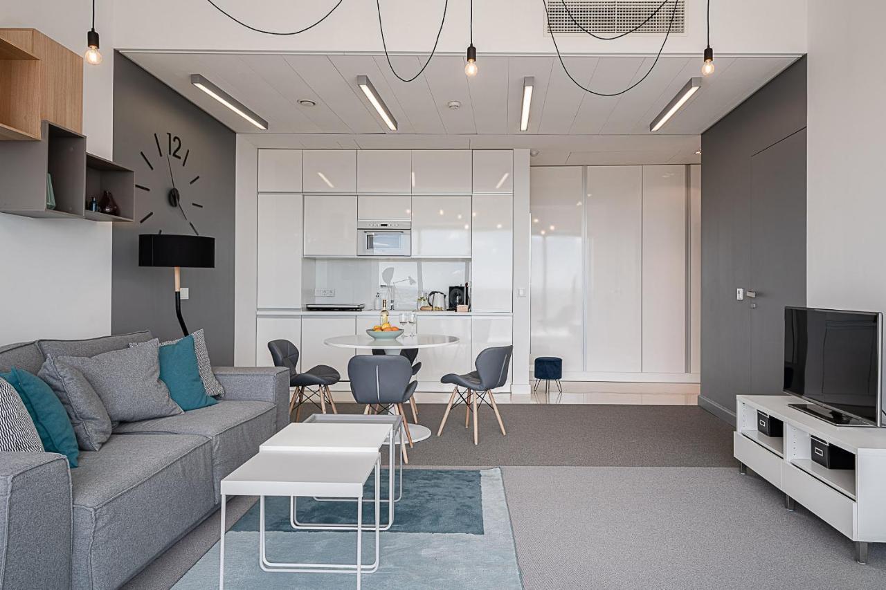 Rentplanet - Apartament Sky Tower Wrocław Extérieur photo