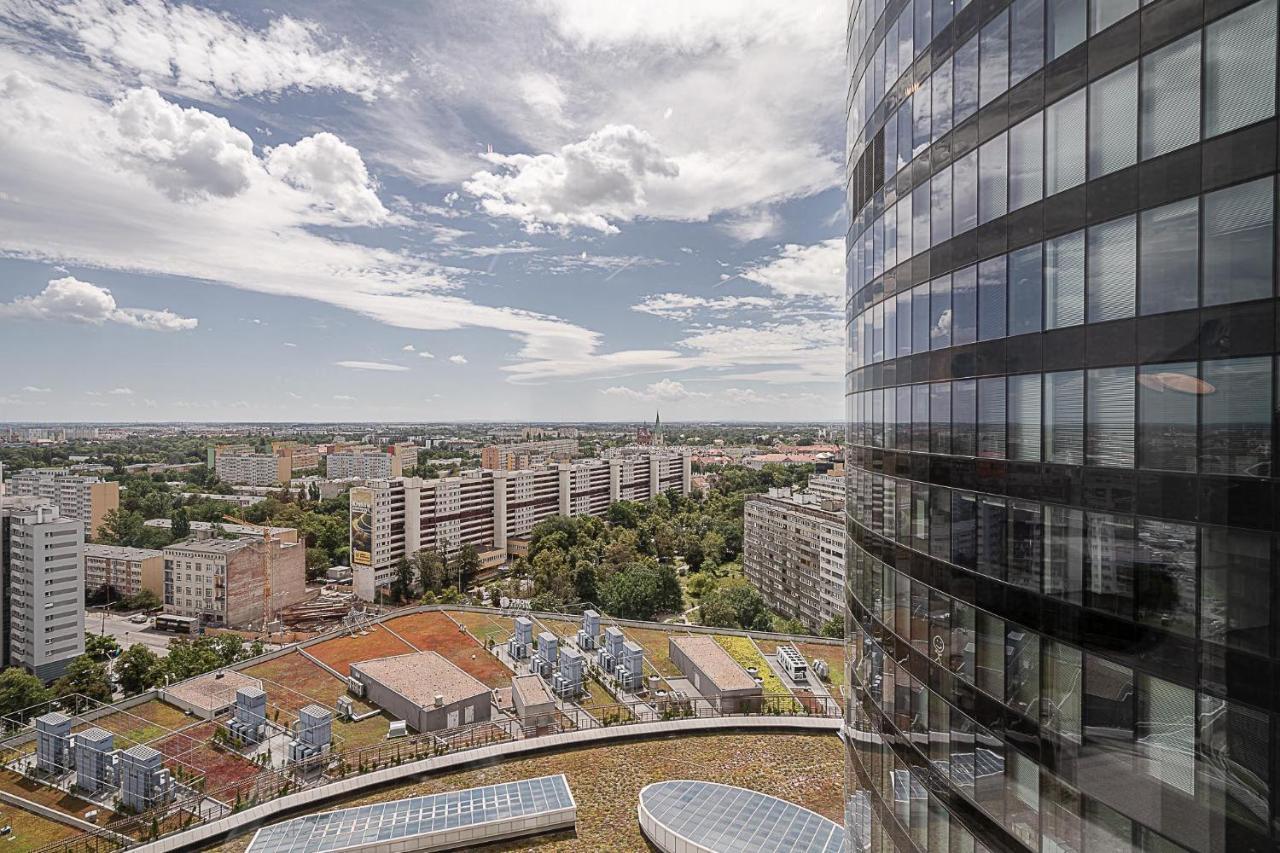 Rentplanet - Apartament Sky Tower Wrocław Extérieur photo