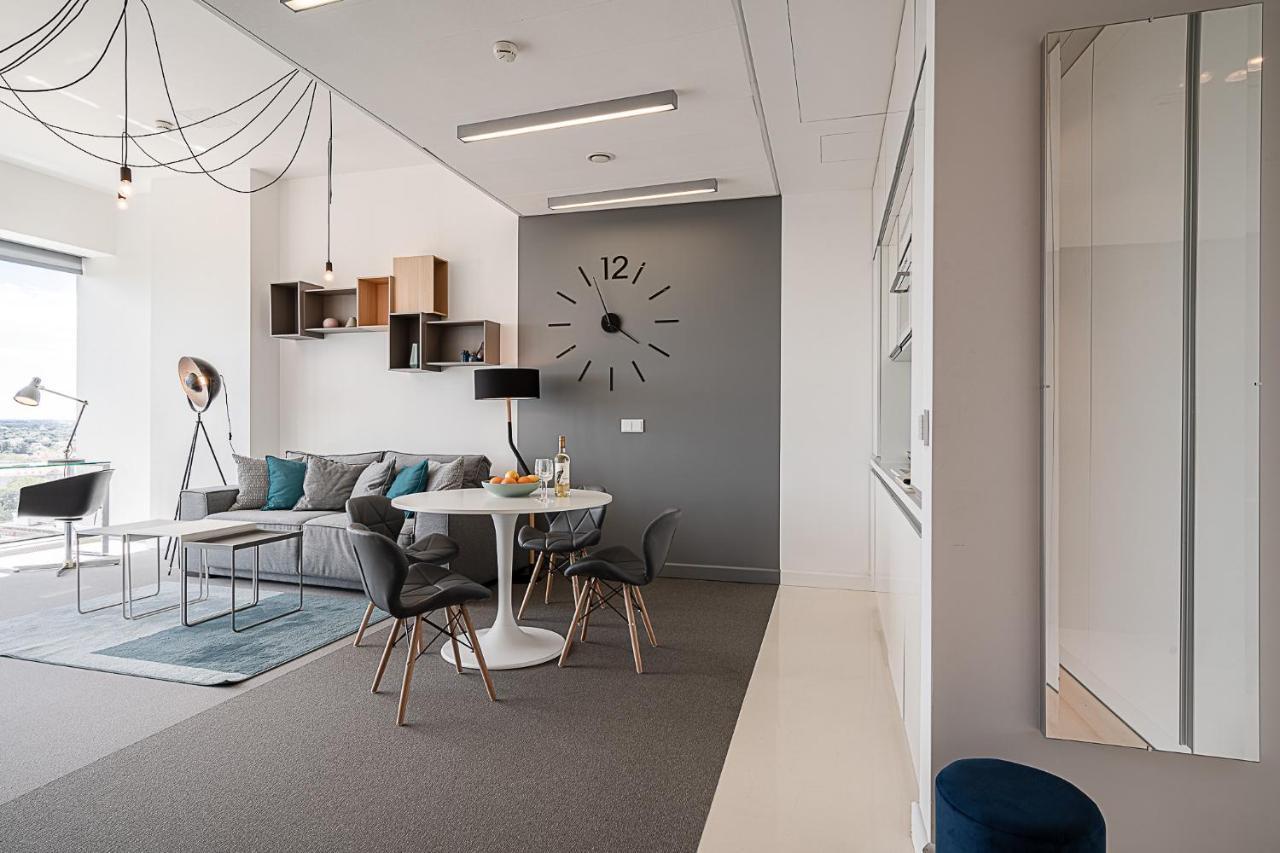 Rentplanet - Apartament Sky Tower Wrocław Extérieur photo