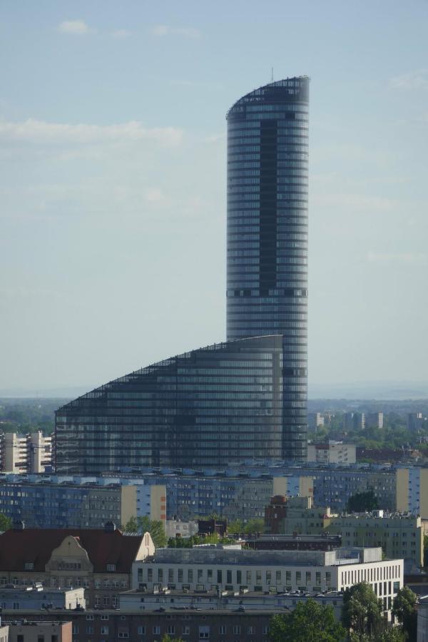Rentplanet - Apartament Sky Tower Wrocław Extérieur photo